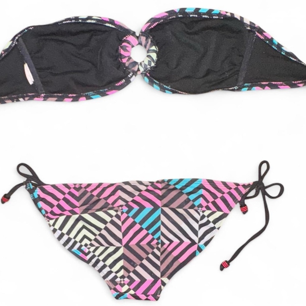 Geometric Patterned Bikini Set - Picture 4 of 4